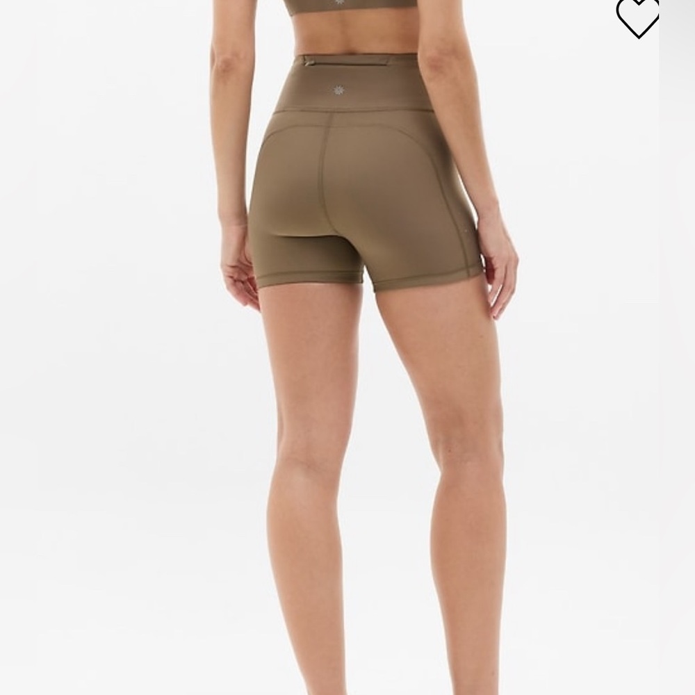 Athleta Women's Tan Shorts